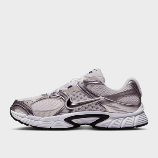 Nike Mens V5 RNR Sneakers White