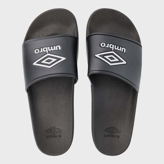 Umbro unisex sport slides in black with logo, ideal for casual wear and post-game recovery.