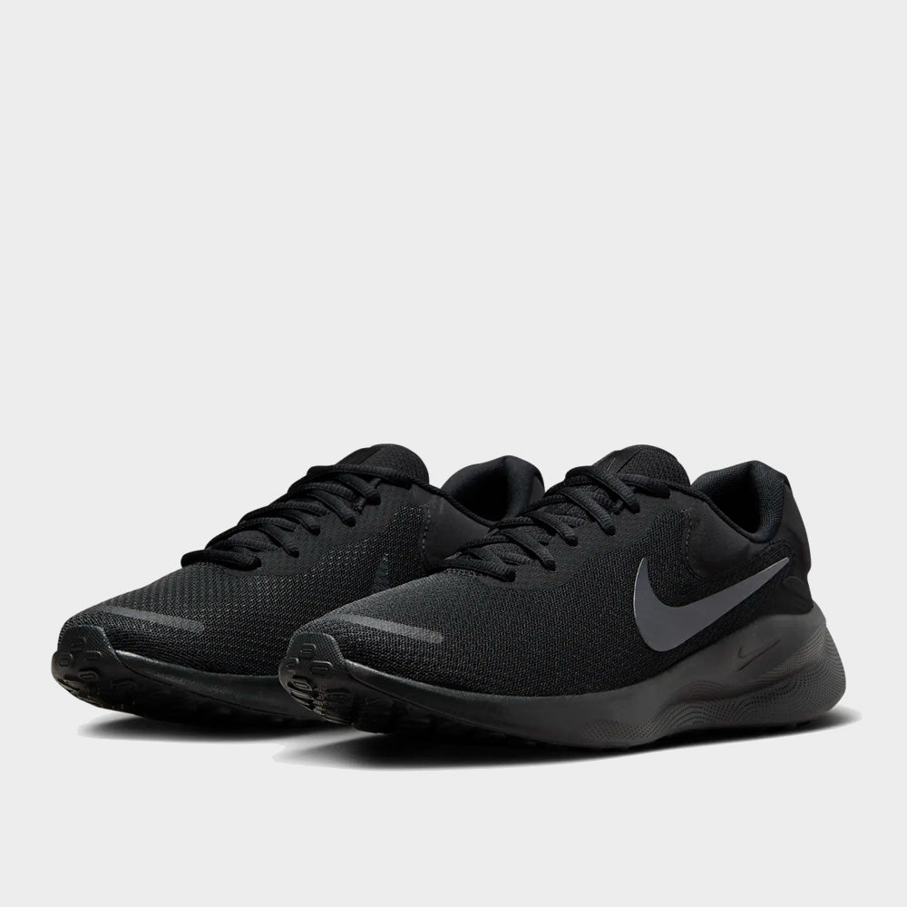 Black nike outlet revolution