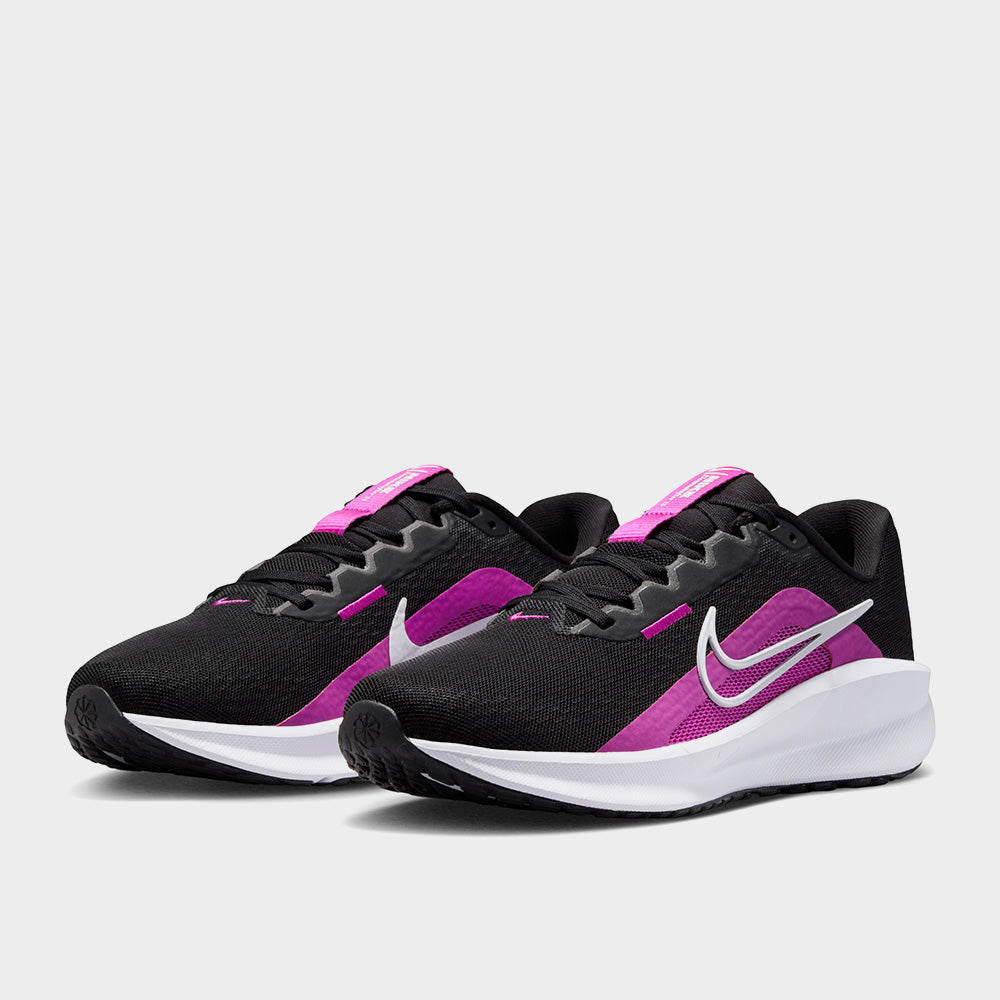 Nike downshifter black and pink hotsell