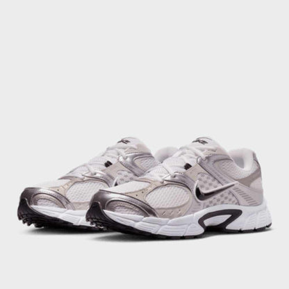Nike Mens V5 RNR Sneakers White