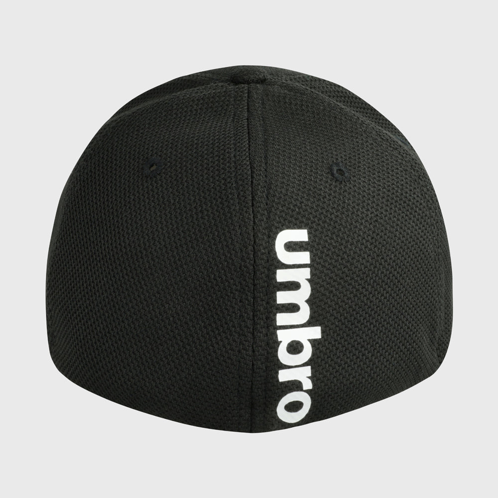 Umbro Unisex Fitted Peak Cap Black