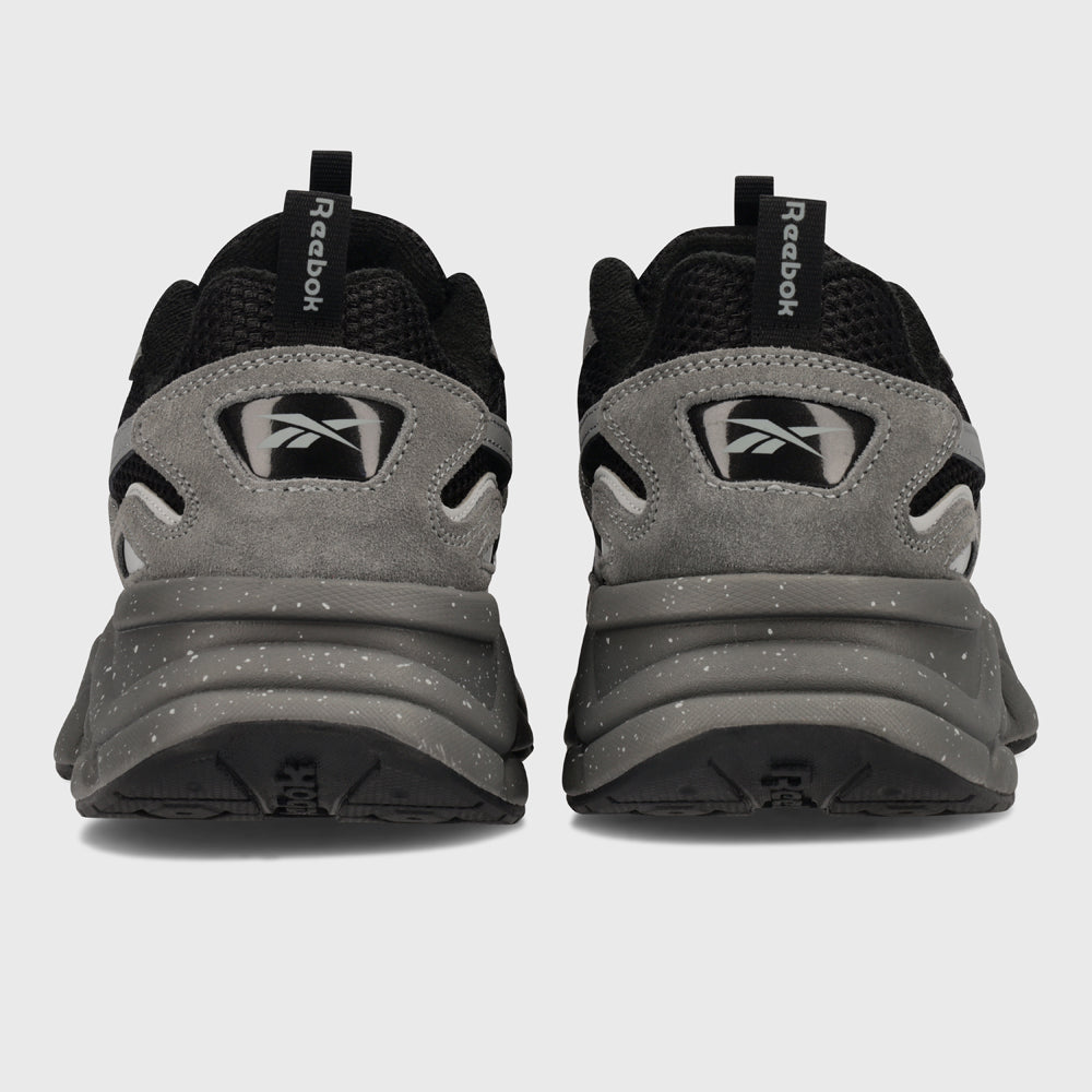 Reebok Mens Charge Run Sneakers Black