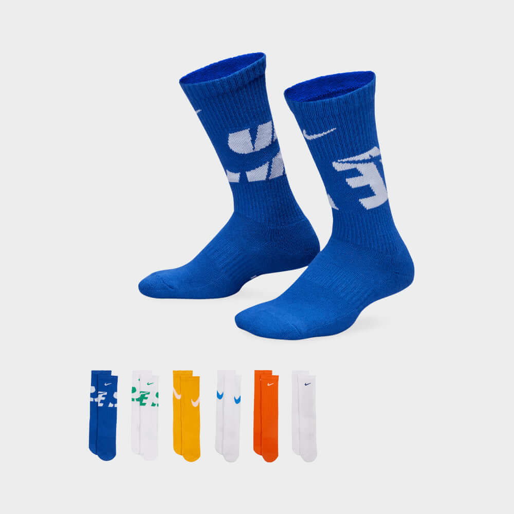 Nike Unisex Everyday Cushion Crew Socks in blue, featuring Dri-FIT technology and cushioned support for all-day comfort.