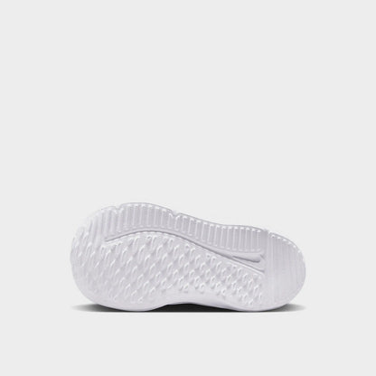 Nike Boys Cosmic Runner sneakers Black