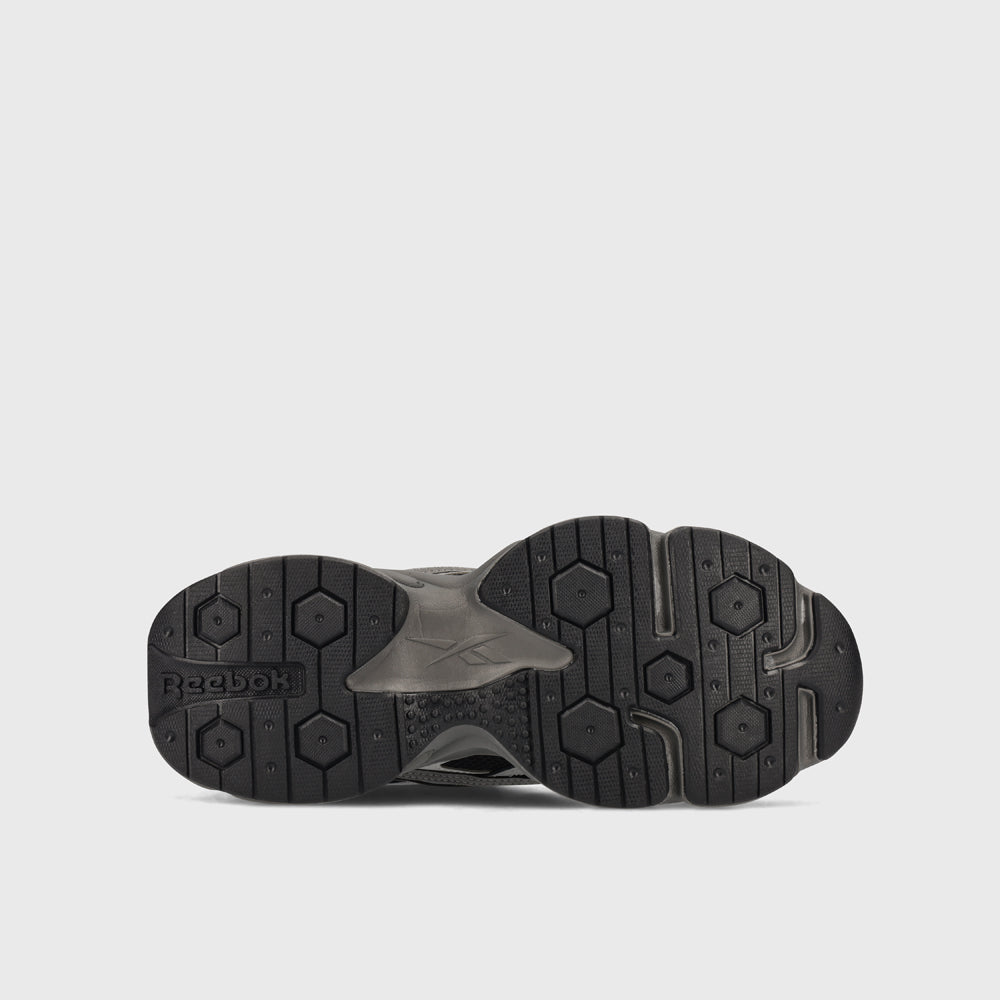 Reebok Mens Charge Run Sneakers Black