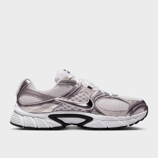 Nike Mens V5 RNR Sneakers White