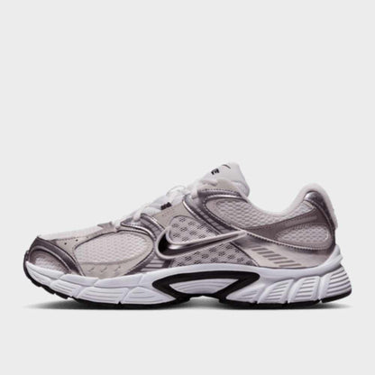 Nike Mens V5 RNR Sneakers White