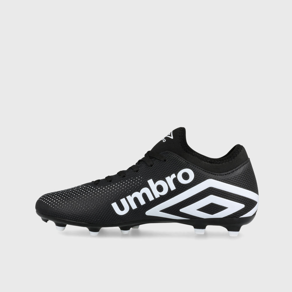 Umbro Mens Aurora Football Boots Black