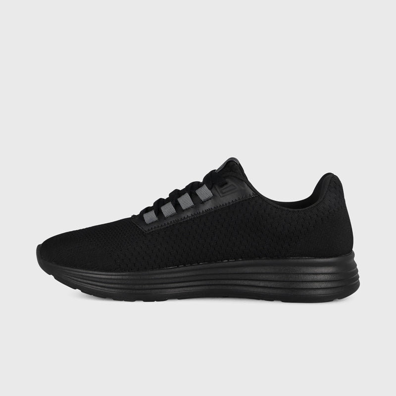 Umbro Mens Oakham 2.0 Sneaker Black _ 172582 _ Black – Tekkie Town